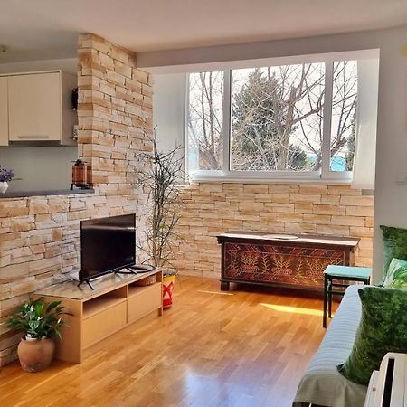 Apartment Tica Omis Bagian luar foto