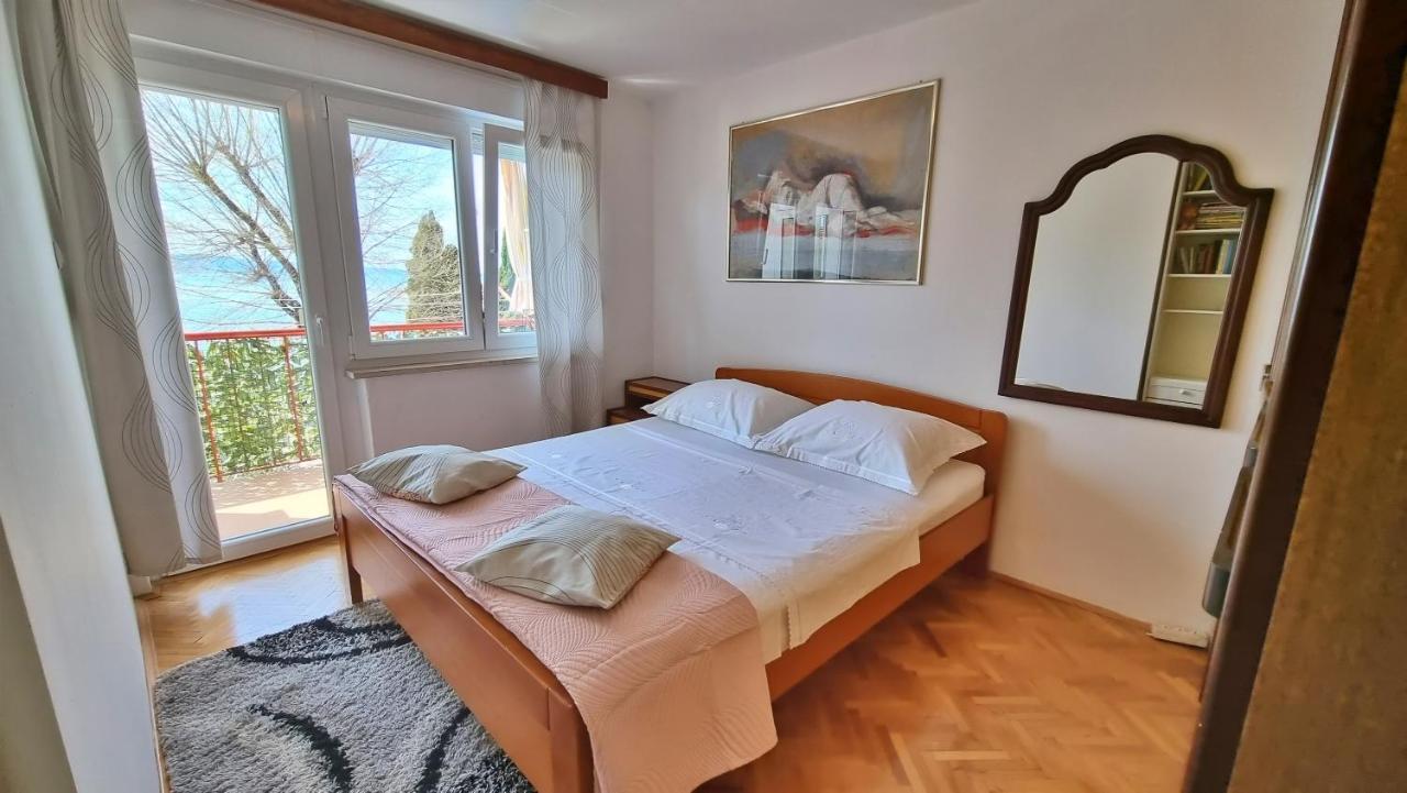Apartment Tica Omis Bagian luar foto