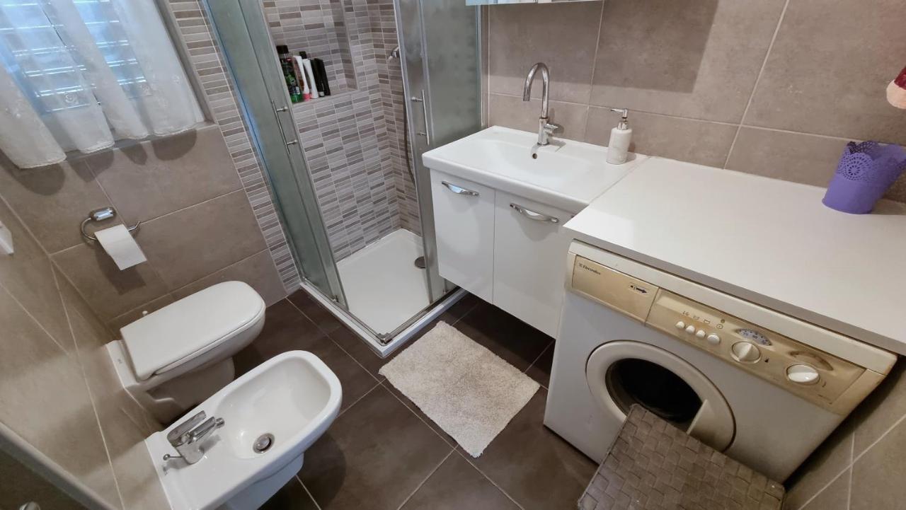 Apartment Tica Omis Bagian luar foto