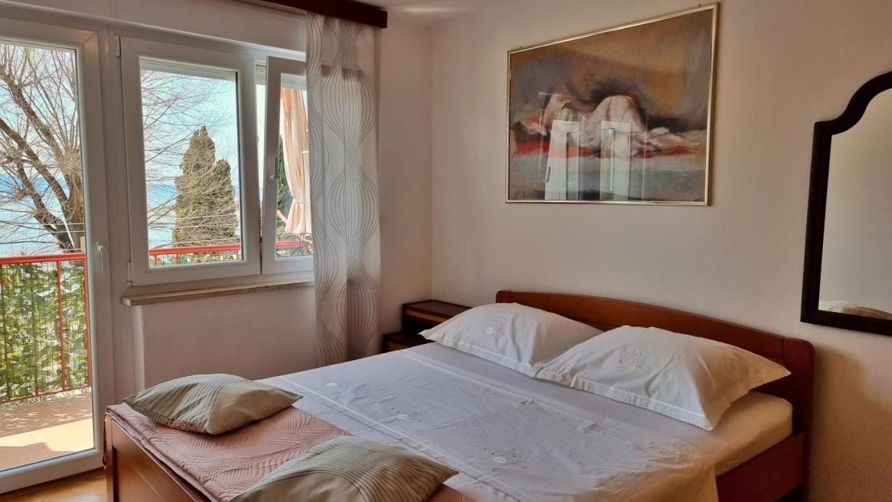 Apartment Tica Omis Bagian luar foto