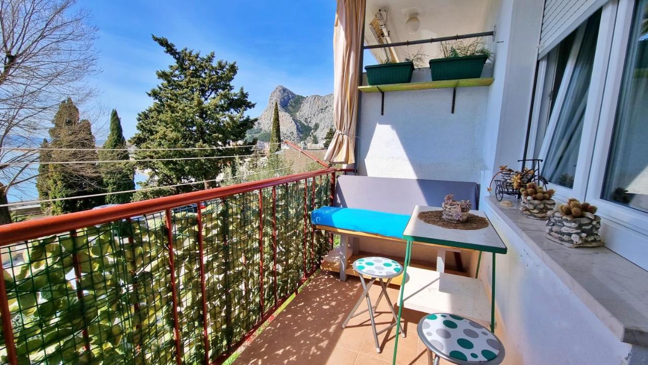 Apartment Tica Omis Bagian luar foto