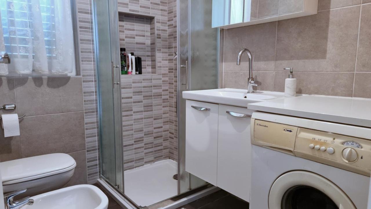 Apartment Tica Omis Bagian luar foto